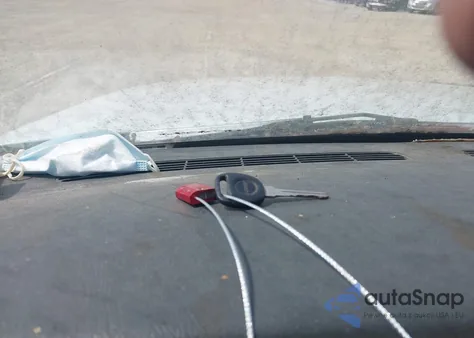 2000 Chevrolet Silverado 1500 C1500 z USA, uszkodzony, nr VIN 1GCEC14W1YZ152507